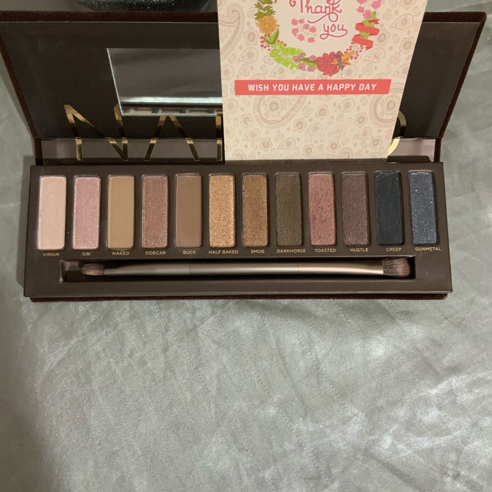 Urban decay naked eyeshadow palette
